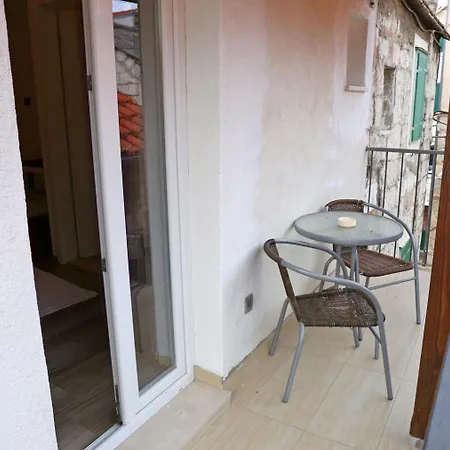 Nikolla 5 Appartement *