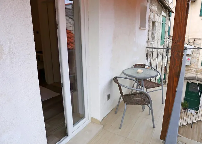 Nikolla 5 Apartment *